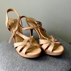 Gianni Bini nude heels, size 7, good condition.